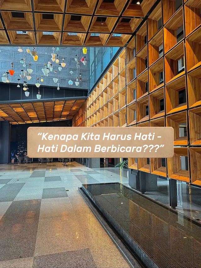 Lisan adalah amanah. Karena lisan dan akhlak yang baik adalah tanda keimanan seseorang. Maka sebelum bicara, berhenti sejenak dan pikirkan: apakah ucapan ini membawa kebaikan, atau justru mudharat? Rasulullah ﷺ mengajarkan: berkata baik atau diam. Sebab diam dari keburukan adalah bentuk menjaga iman. #JagaLisan #pengingatkebaikan #BerkataBaikAtauDiam #RenunganHati #dakwah_islam 