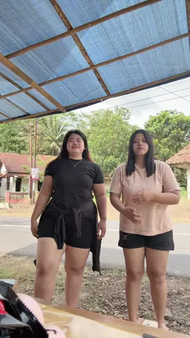 Lah rupa rupa si sela🤣