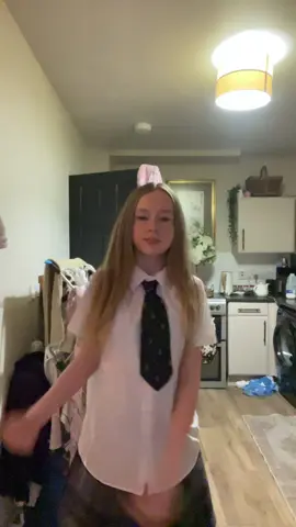 #fyp #viral #blowup #mistletoe #dance 