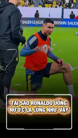 Tại Sao Ronaldo Lại Uống Nước Kiểu Lạ Lùng Như Vậy #bongda #tinbongda #xuhuong 