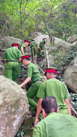 Mời đoàn mình di chuyển lên núi 🏔️ 