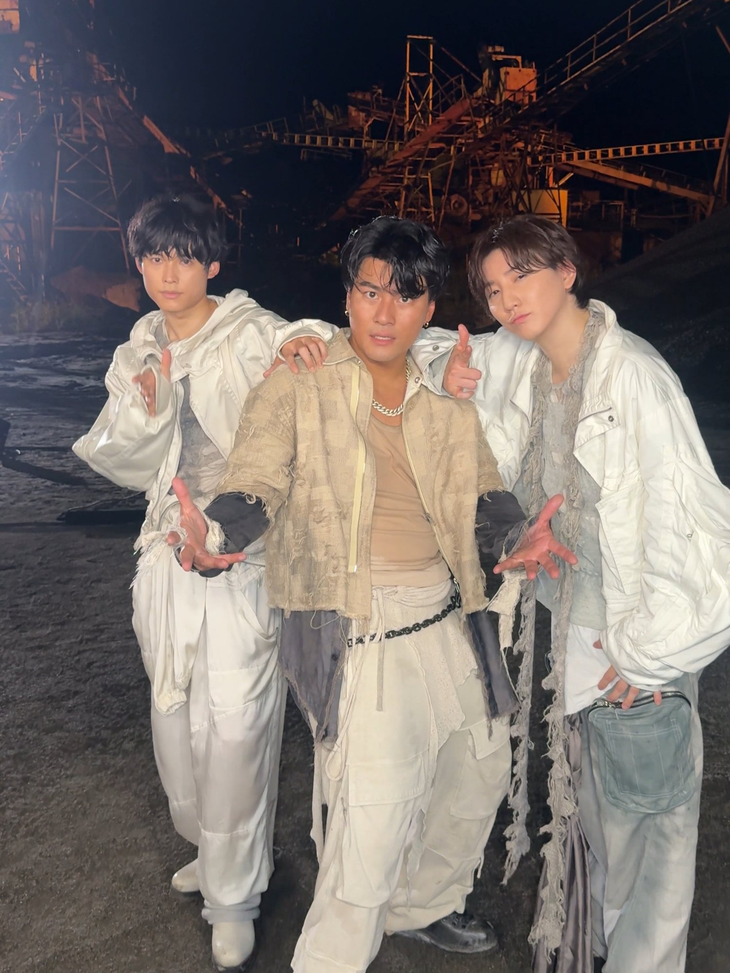 ❤️💙💛🖤💚🩷 'Amazing!!!!!!'  Music Video 公開中！ SixTONES 2026.1.21 Release Best Album 「MILESixTONES -Best Tracks-」 #SixTONES_Amazing #SixTONES_MILESixTONES