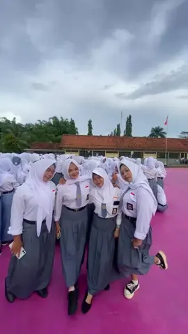 #fyp #fyppppppppppppppppppppppp #cewecantik #fotolive #bestfriend 