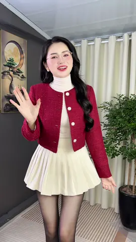 Lấp lánh kiểu tinh tế chứ không hề lố nha ✨ Ra đường auto nổi bật giữa phố. #novafashion 