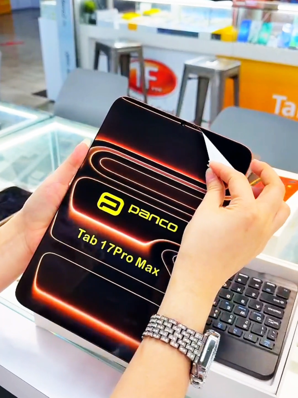 Anh em đã từng mở hộp con 17 promax nào to thế này chưa,đúng mấy ông #china  giỏi #tab17promax  .cho ae đặt#ngườiviệtnamởđàiloan #xuhuong #kiênbg @dttaiwan.kienbg 