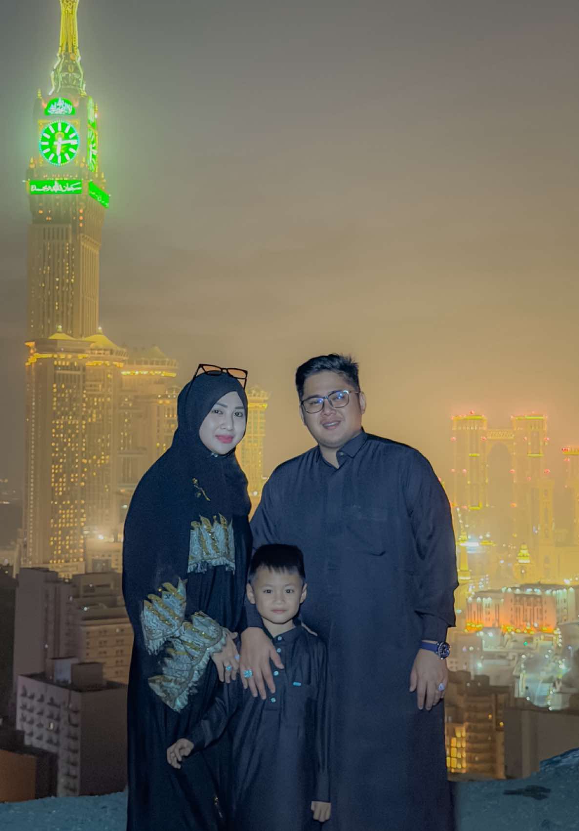 nanti kita bawa keluarga kecil kita ke Jabal Khandamah ya🥰✨ Yuk booking kita sekarang agar moment kamu di Jabal Khandamah lebih istimewa, bukan hanya tersimpan di hati tapi juga di galeri ✨ GASS BOOKING KLIK LINK DI BIO!!! #jabalkhandama #jabalkhandamah #makkah #umrah2025 #jabalkudai 