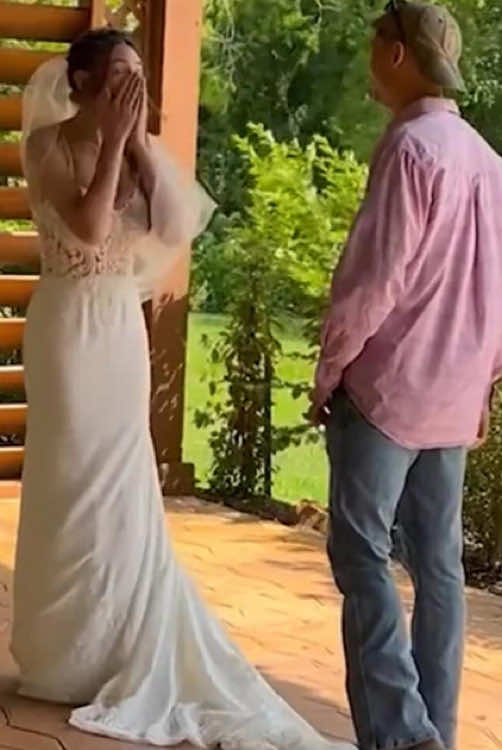 He never expected to see him at the wedding🥹❤️#wedding #weddingday #reunion #army #bestfriend #brothersister #surprise #loveyou #bonding