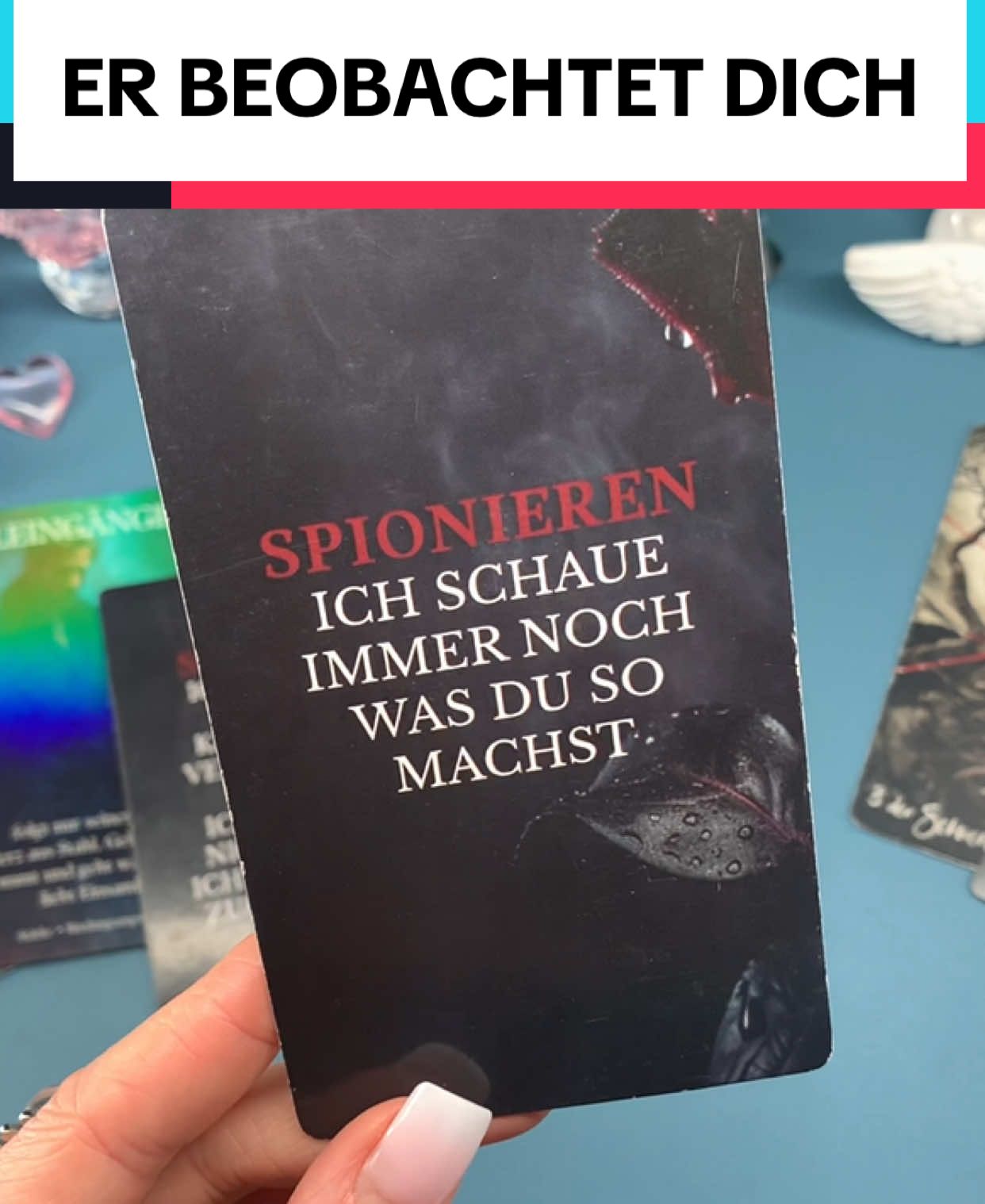 Jemand liebt dich heimlich aus der Ferne 🩵 Kartendecks gibt es im Shop ✨