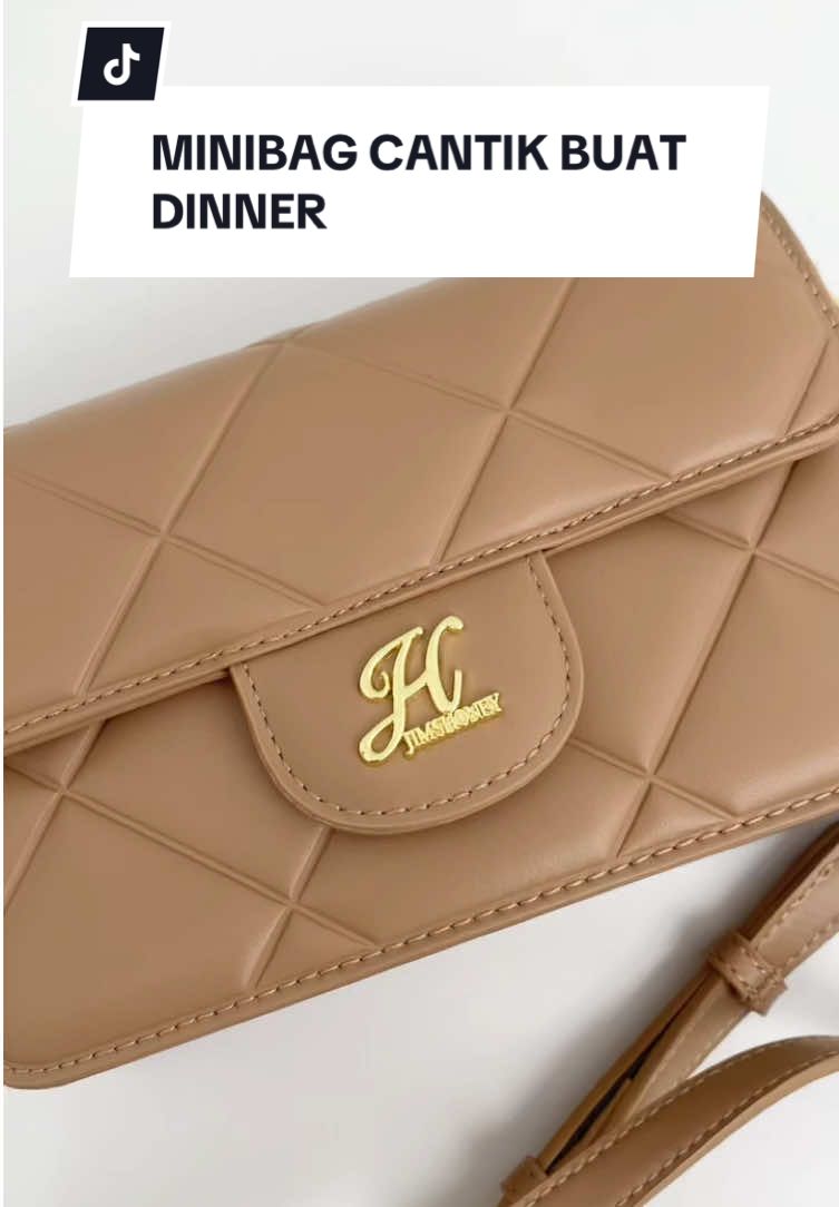 Bayangin aja dinnem malam natal bareng keluarga doi outfitnya cantik anggunly pakai tas Pevita Bag Jims Honey ini 🥰✨ #pevitabagjimshoney  #Jimshoneysurabayastore  #PromoGuncang1212 #GajianSale -orv 