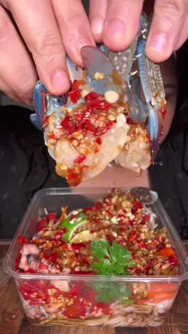 Mukbang somtam rajungan kepiting pedas mentah #fyp #mukbang 