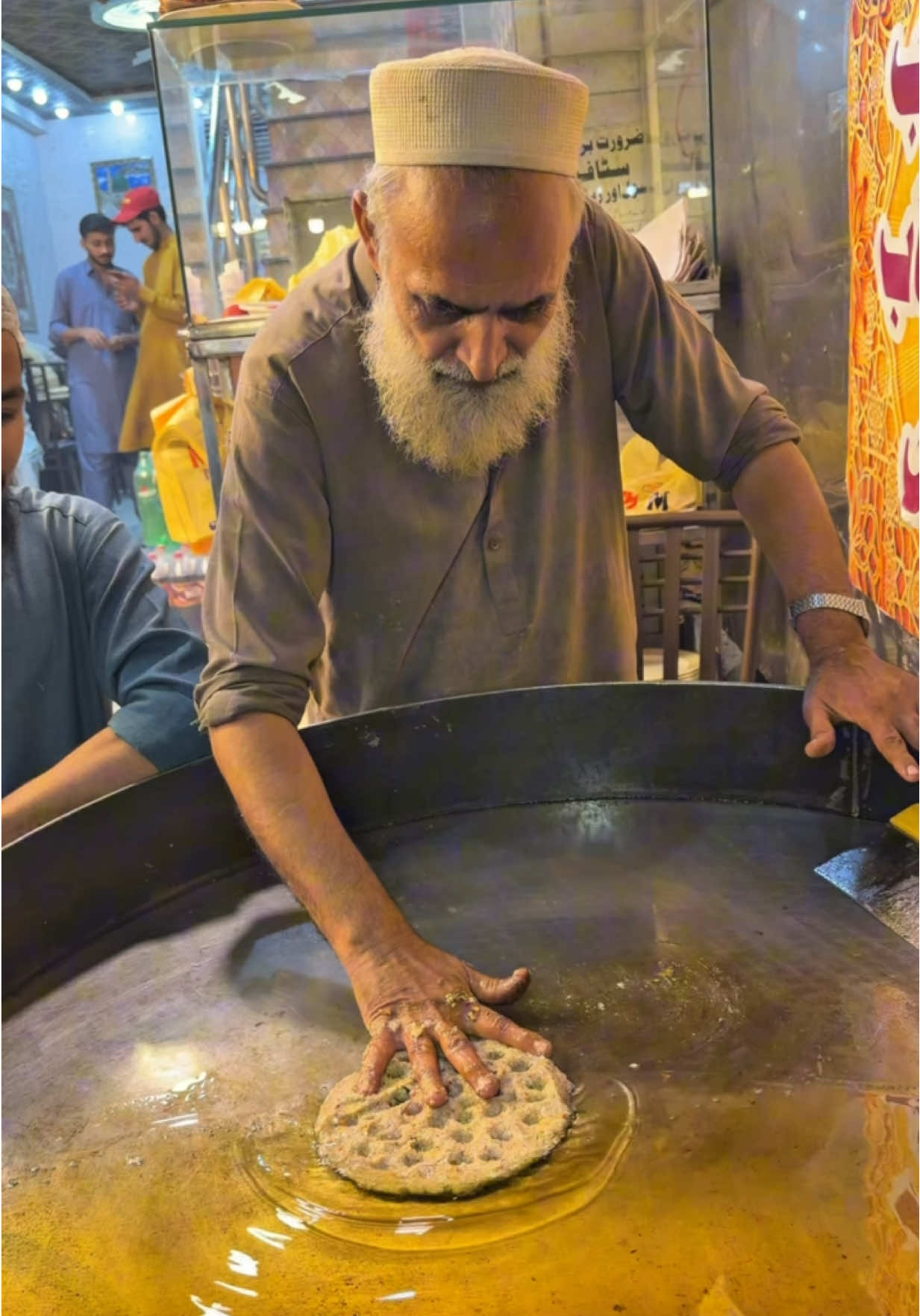 Man Who Introduce Fish Chapli Kabab | Baba Jee Machli Meat Kabab | Rs 400 | Mustafa Darul Mahi Saddar Rawalpindi | Kp Food Diaries