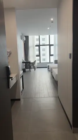 西湖正对面 东方酒店🏨OrientalHotel 电竞房，带厨房洗衣机冰箱的小居室，棋牌房，大床，双床 日租所有房型65折  包月价格 350～1000 ✈️：016736922 #西港 #酒店 #租房 #柬埔寨 