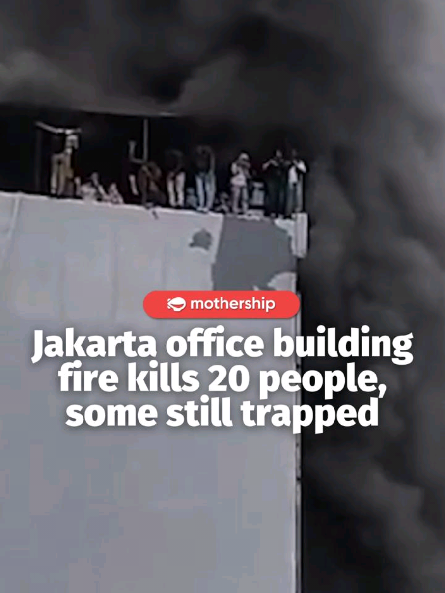 At least 20 people have died after a fire broke out in a seven-storey office building in Jakarta, Kompas reported. The fire reportedly started at around 12:40pm on Dec. 9. It erupted on the first floor before spreading to the upper floors of the building. As of the time of writing, the cause of the fire is unknown. Evacuation efforts are still ongoing, Indonesian media reported. #fyp #news #fire 
