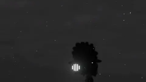 حد عارف اسم اللي بيغني؟ #بعتب_على_قد_المحبة 🥹💗#استوريات #حالات_واتس #fyp 