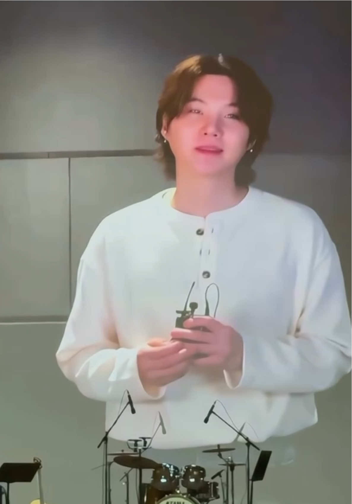 Min Yoongi dành cho các em nhỏ biểu diễn tại buổi concert Shining MINDs, nhớ anh ấy🥹🥹🥹 #suga #yoongi #btsarmy #fyp 