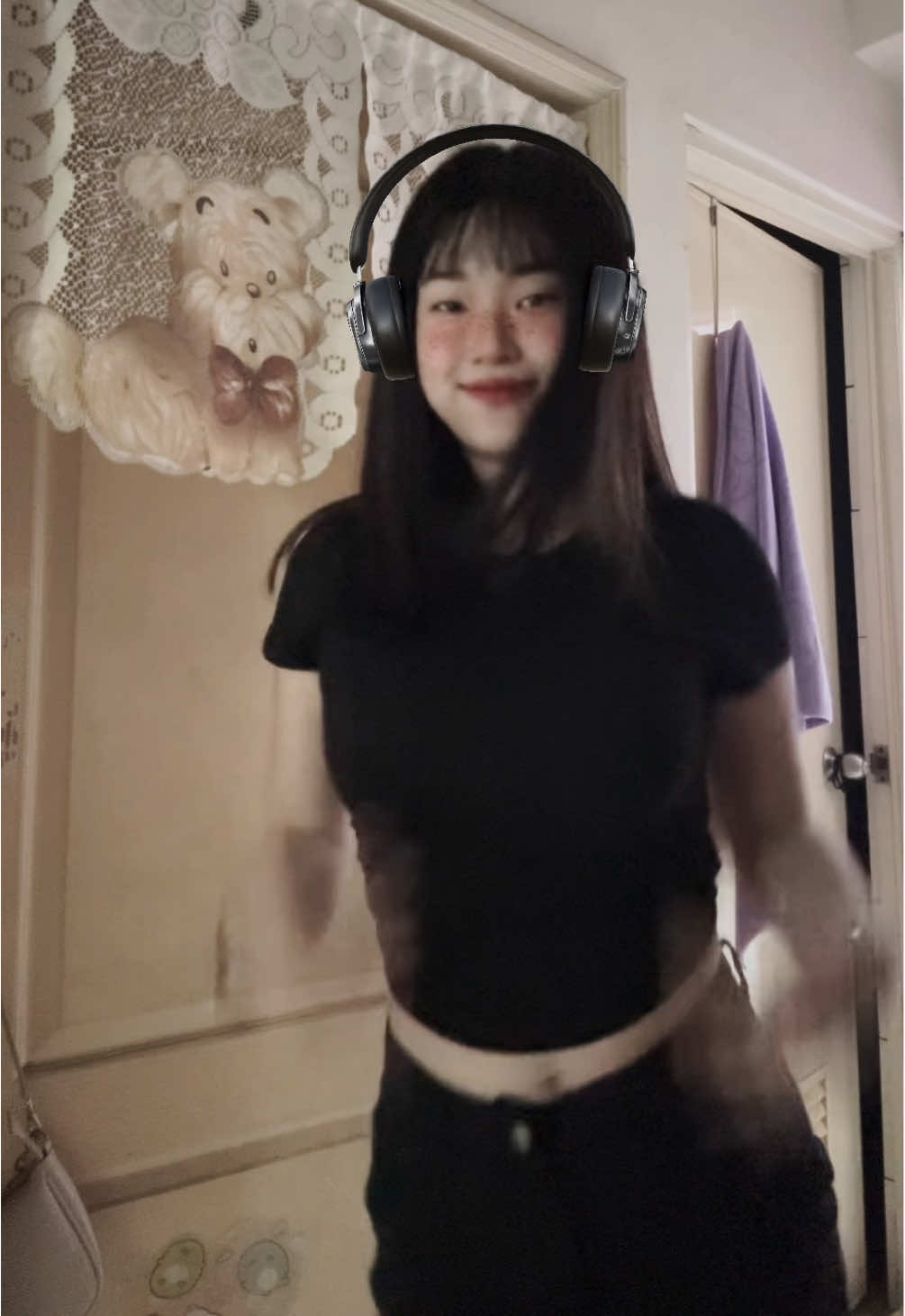 欸  好害羞喔   但喜歡這個辣辣的音樂😙