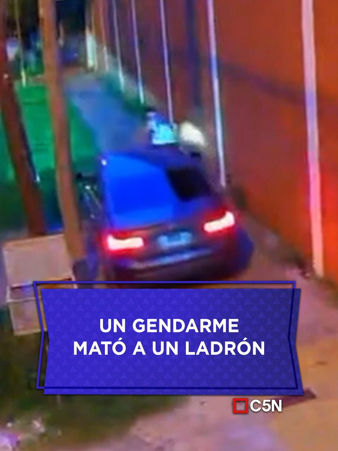 🚨 UN GENDARME MATÓ A UN LADRÓN EN ALDO BONZI 🚔 Intento de robo y tiroteo: un gendarme defendió a un vecino a los tiros y mató al delincuente. 🎙️ Informa: @gabriele_diego