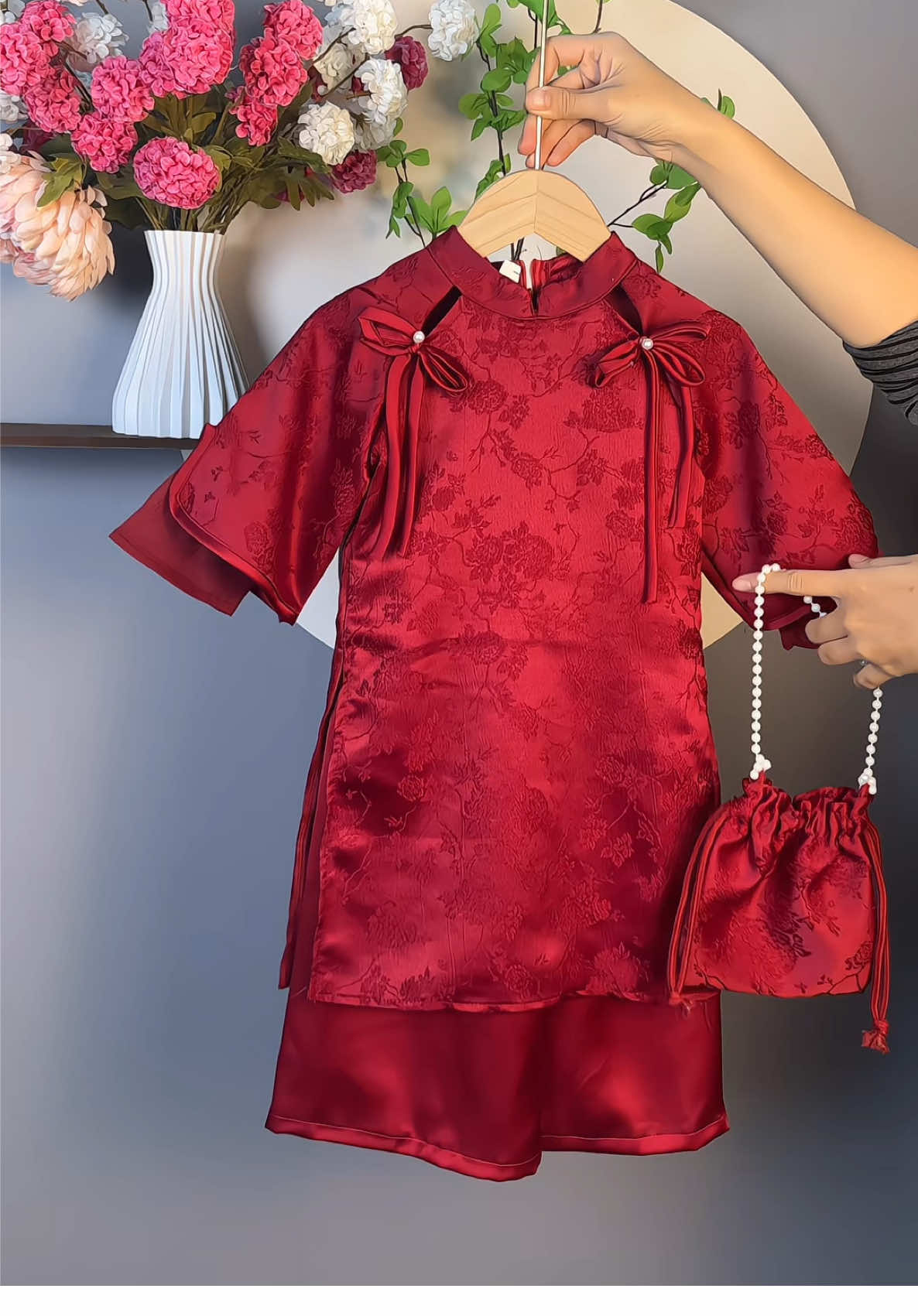 Áo dài gấm kèm túi cho bé yêu #xuhuong #linhdankisd #aodaichobe #aodaichobegai #aodaigam  @Linh Đan Kids 