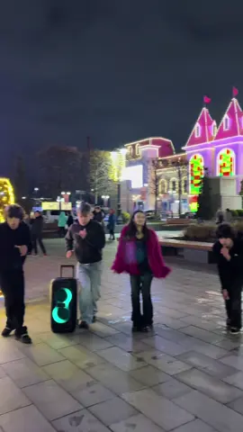 Tick Tick Boom 🎄 #tanzen #ticktickboom #backflip #fyp @Maria Iankovskaia @тгк: JoRich @тгк: naynfree_ 