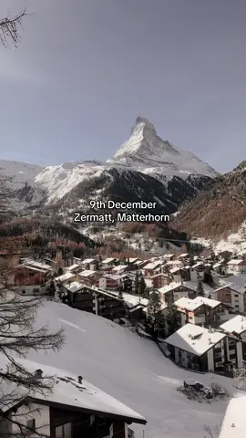 The Matterhorn is looking exceptional today! Every view point in Zermatt is stunning. The snow is great, the skiing is amazing. What are you waiting for? Book your trip to Zermatt. #skiingtiktok #matterhornview #zermattitinerary #skiinstructorzermatt #zermatt 