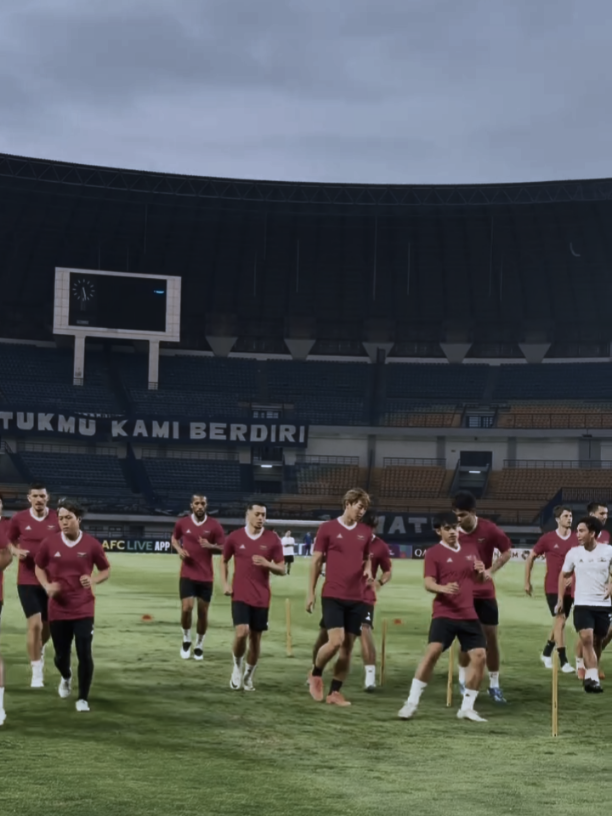 pemain Bangkok united latihan di GBLA  prediksi skor Bob? #persibbandung #bangkokunited #acltwo 