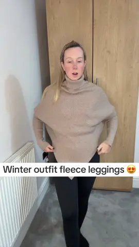 How cute is this winter outfit keeping warm over the cold season and this outfit is so different to my other jumpers the shape is stunning and flattering #womensclothes #winteroutfit #halaraeveryday #fleeceleggings #halara 