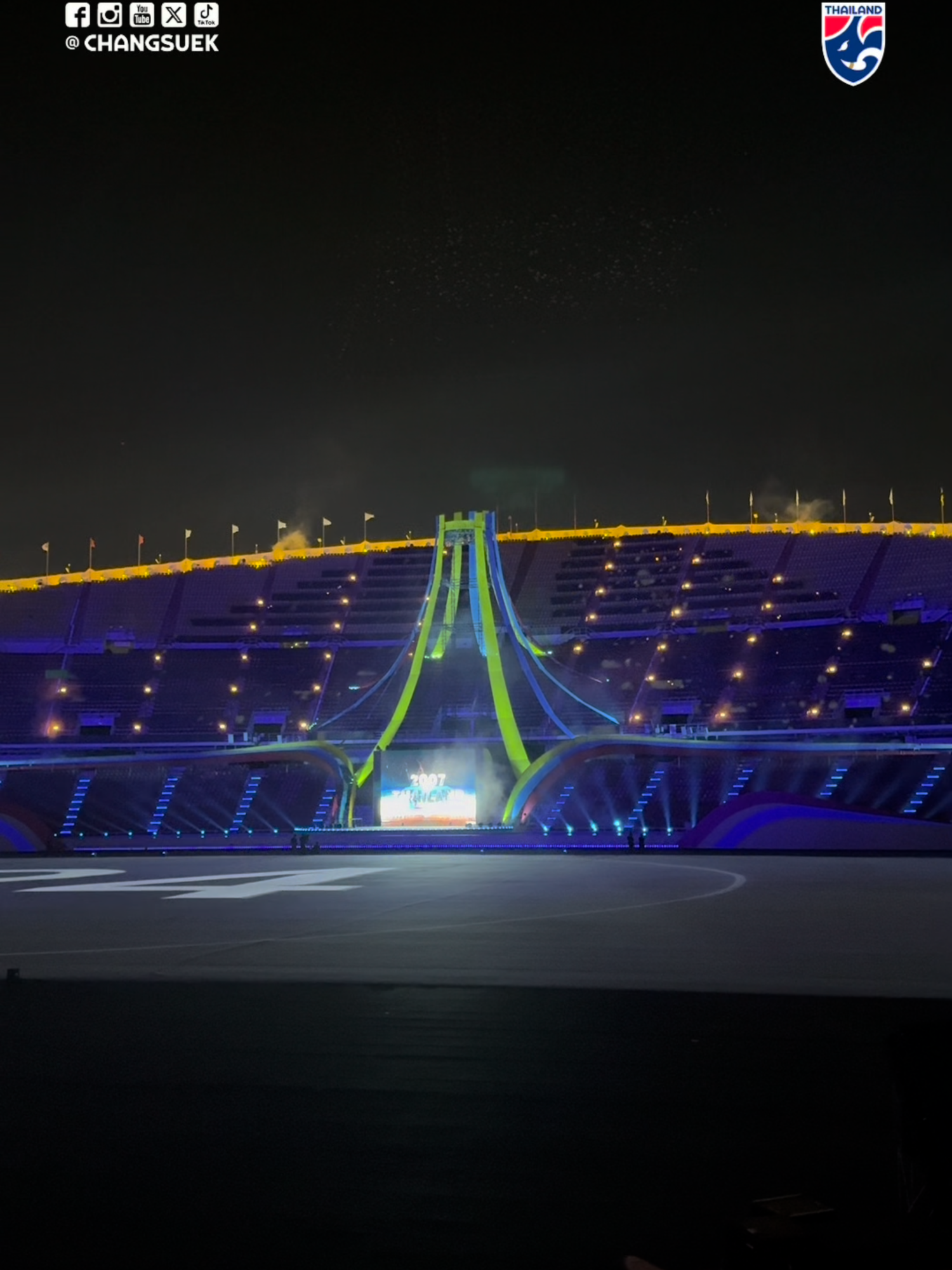 #SEAGamesUpdate | ความอลังยกให้ 😱🎉 โชว์แสง สี เสียง ในพิธีเปิดซีเกมส์ สุดว้าว ทำเอาแฟนๆ ในสนามต้องตบมือให้ 👏 #ทีมชาติไทย #SEAGAMES2025 #TikTokการกีฬา #ส่งใจเชียร์ไทย