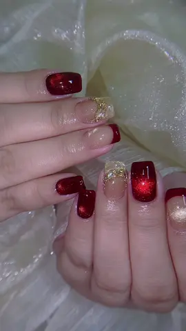 Mắt mèo đỏ annies siêu đẹp#nails #nailxinh #nailtet #xuhuong #daswarovski 