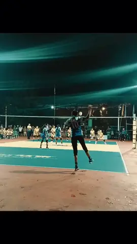 Laga seru Kab. Sumba Barat Daya vs Kota Kupang berlangsung hingga 5 set, dimenangkan Kota Kupang dengan skor 3–2 #volintt  #nttbangkit  #voli  #sumbabaratdaya  #kotakupang 