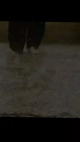 امطري يا سما امطري اخبطي عطرة وي عطري هذا ليسوة كل عمري اهووااااء🌧🌧