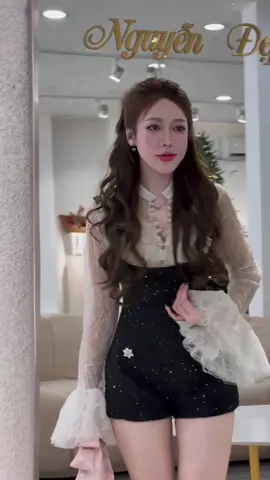 “Không phải công chúa đâu… chỉ là embé khiến cả mùa đông trở nên mềm mại hơn thôi ❄️✨”#nguyendepgroup 