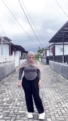 #ootdfashion #atasanwanita 