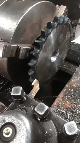 swap roles 2 😰 #lathe #lathemachining #svanfonminilathe #lathetool #latheworkpiece #lathesetup #latheautomation #cuttingtools #cnccuttingtools #carbidetools #cnctools #cncmachining #turningprocess #machiningprecision #metalturning #toolpath #workholding #chipremoval #surfacefinish #tools #machine #MACHINING #Turning 