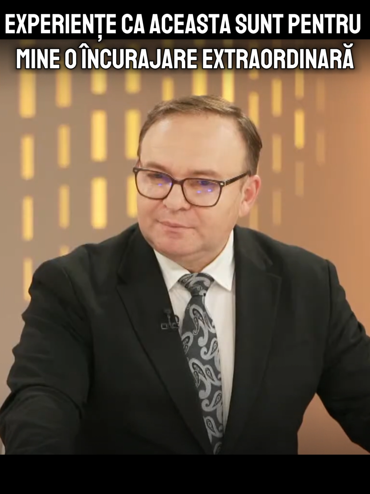 ”Au primit pe Domnul Hristos în viața lor și nu poate să fie ceva mai frumos decât asta.” Cornel Dărvășan 📺 Urmărește 2 ȘI-UN SFERT, de luni până joi, de la ora 17:00, pe A7TV. #experiente #biserica #incurajare #corneldarvasan #dumnezeu #lucrare