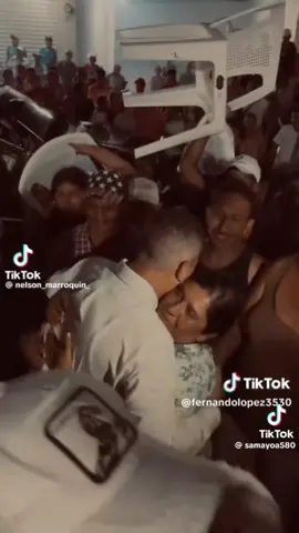 Dios le dé la fuerza Lic. Fernada se que no hay palabras que conforten su corazón en estos momentos, fueron una pareja admirable donde se demostraban su amor mutuamente, ahora el será su ángel que cuidara de usted fuerzas mi Lic. Fernanda la Familia Marroquín está con usted Dios me la bendiga 🙏🙏