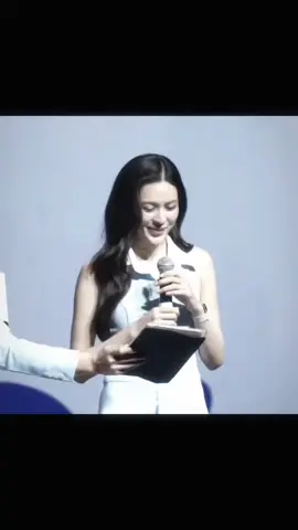 แล้วทะเลที่สมุยเป็นไงคะ? 😳 (🎶ชอบตัวเองเวลาที่อยู่กับเธอ~ )#หลิงออม #lingorm #foryou #หลิงหลิงคอง #ออมกรณ์นภัส @ออมออมเอง:^D @Lingling Kwong 