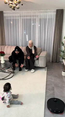 MOVA MOBIUS 60 @mova.deutschland  #mova #mobius60 #3yearwarranty #christmas #clean #cleanup #تنظيف #ترتيب #روبوت #مكنسة #saugroboter  Links:   MOBIUS 60 – Amazon-Link https://amzn.to/4a38tNI MOBIUS 60 – Offizielle Website https://bit.ly/4oGgg7I https://de.mova.tech/?srsltid=AfmBOornnC408UW2ZP8vqPMkZ__3-iAhG3HugFk2-IE6NxCYYFtPjscy Sauber machen und dabei sparen – Bis zu 550 € Rabatt