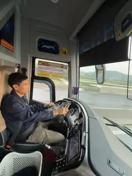 Chiều tà 2 chú cháu đưa bà con về vinh😅#CapCut #TikTokAwardsVN #xh #fyp #viraltiktok #viral #viralvideo #thinhhanhtiktok #thinhhanh #xuhuongtiktok #xuhuong #thacomobihome #ilovetiktok #xekhach37 #saonghelimousine #saonghegroup #xekhachvietnam #mrbeast 