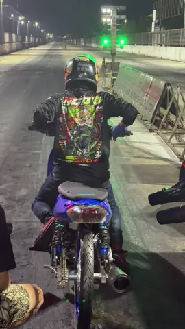 หลังจาก อดนอนฟังเสียงเบิ้นรถมาหลายคืน  นอนเต็มอิ่มก็คืนนี้แหละ.#เต้บ้านสวน #เวฟอวตาร 