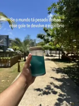 Eu só queria um minuto de paz… encontrei em um copo. 💛 #vidaleve #calmaria #relaxei #bemestar #autocuidado 