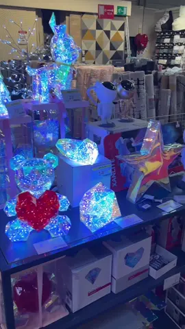 🎁✨ Mission : préparer Noël sans se ruiner Et spoiler… j’ai trouvé LE magasin parfait pour ça : @Conforama ! Entre les petites trouvailles à moins de 10€, les cadeaux malins à moins de 30€, les pièces déco qui font toute la différence pour moins de 50€, et même du mobilier canon sous les 100€… j’ai pu remplir mon panier sans faire fondre mon budget 🤌💛 Que ce soit pour créer une ambiance magique à la maison ou pour faire plaisir à ses proches, il y a vraiment tout pour des fêtes chaleureuses, accessibles et pleines de bonnes idées ✨ 📍 Direction votre magasin Conforama (ou conforama.fr) pour profiter des offres spéciales jusqu’au 25 décembre 🎄 #Conforama #bonsplansnoël #idéescadeaux #décorationnoël #petitsprix 