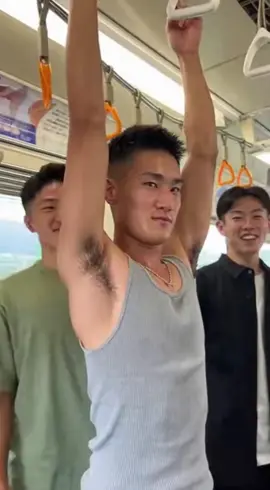 #タンクトップ #腋毛 #脇毛 #わき毛