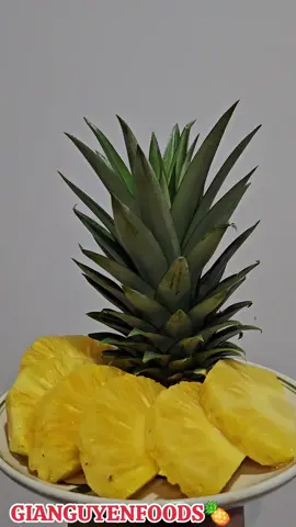 Khi bạn dành tình yêu cho bất kỳ điều gì đó, nó luôn luôn đáp lại bằng cách lớn lên trong tay bạn. Giống như quả dứa vậy — khi bạn thật sự tâm huyết, nâng niu từng gốc, chăm từng lá, thì trái ngọt sẽ đến đúng lúc, đúng mùa và đủ đầy hơn cả mong đợi. Tình yêu làm mọi thứ trở nên có linh hồn. Và nông nghiệp cũng vậy — càng đặt tâm, càng nhận lại những mùa vàng xứng đáng. 🎁 CHÍNH SÁCH HỖ TRỢ ĐẠI LÝ – CỘNG TÁC VIÊN 🔹 Hỗ trợ hình ảnh quảng bá chuyên nghiệp 🔹 Gửi TEM MÁC riêng theo yêu cầu 🔹 Cung cấp hàng chuẩn VIETGAP / GLOBALG.A.P quốc tế 🔹 Hợp đồng rõ ràng – hỗ trợ xuất hóa đơn/nguồn gốc hàng hóa rõ ràng. 🔹 Nhận hợp đồng số lượng lớn cho nhà máy – công ty – siêu thị – bếp ăn công nghiệp 🚛 Giao hàng nhanh – hỗ trợ vận chuyển tận nơi 📦 Đóng gói chuyên nghiệp theo yêu cầu (thùng, khay 12kg…) 📲 Liên hệ ngay: 0914 02 46 46 (Ms.Trinh). 💬 Inbox/Zalo/Gmail: Gianguyendlkxnk@gmail.com  🌍 Kết nối để trở thành đại lý dứa cao cấp – thu lời bền vững cùng nông sản Việt chuẩn xuất khẩu! #GIANGUYEN #DỨA #CHANHDAY #RAUCUSACH #Traicaydacsan 