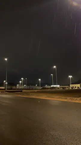 اول مره خوينا يقول شي صح ههههههههههههههههههه #امطار_المدينه_المنوره #صواعق_رعدية #العزيزيه #مالي_خلق_احط_هاشتاقات #ا 