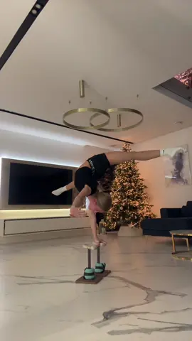 🤍🤍 #acro #abcxyz #strong #fyp #workhard 