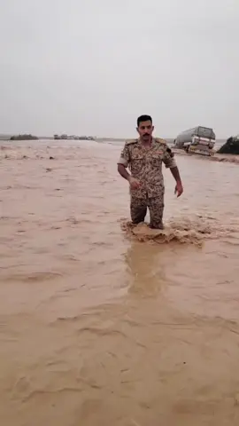 ابن مدينة الدجيل النقيب عمر الخزرجي يتمكن من إنقاذ ثلاثة عوائل كانت عالقه في السيول بمحافظة كركوك بصراحه هكذا ابطال يستحقون التكريم