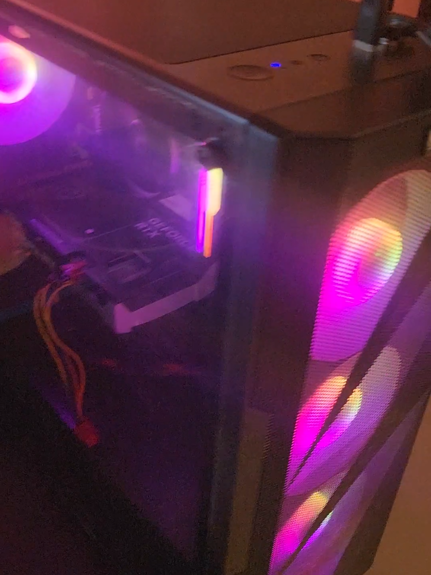 Como me van a meter esa fuente 😡 #gamer #rtx5060 #pcgamer #gaming 