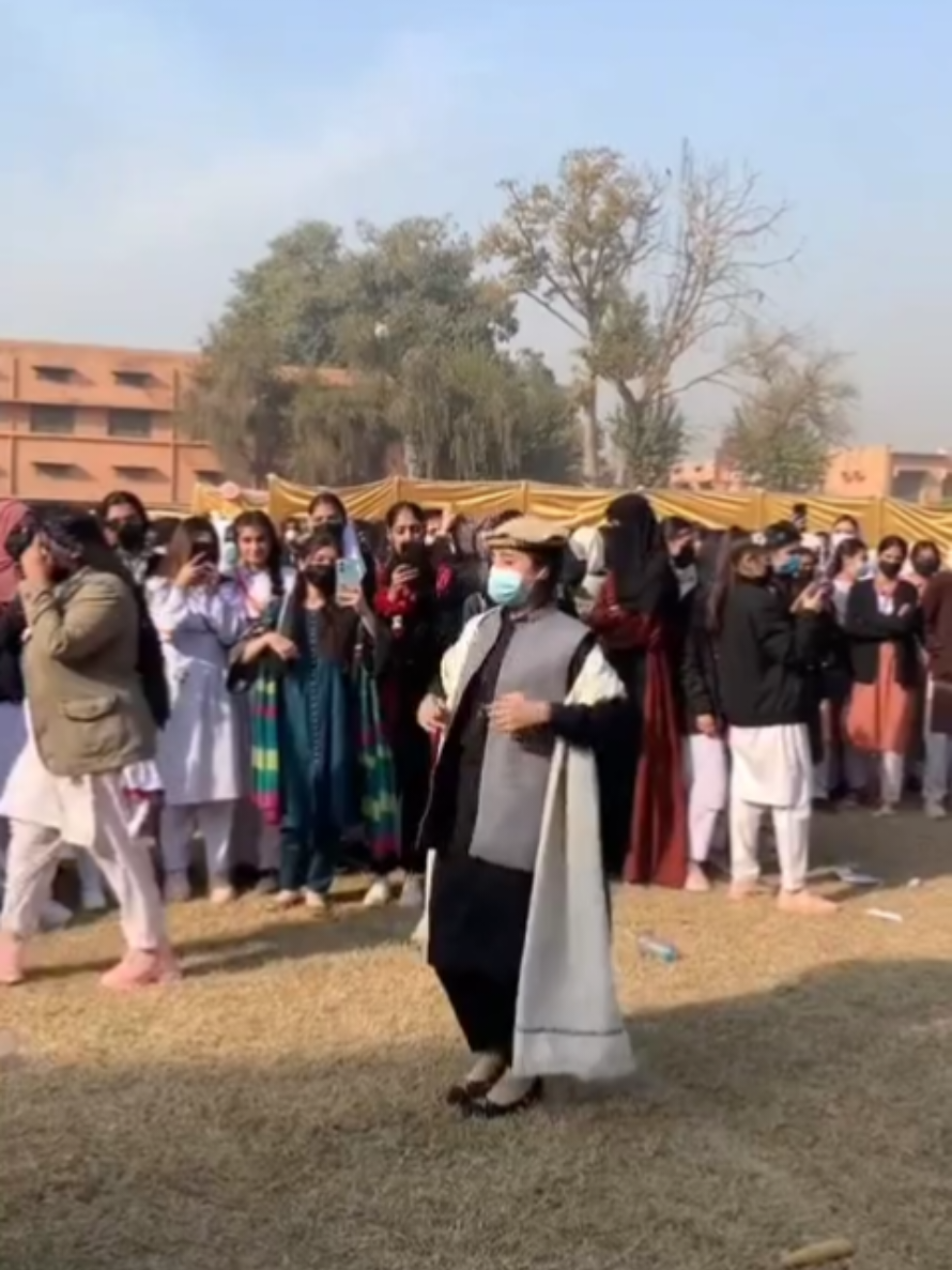 Peshawar college girl dance  #peshawar #university #dance #viralvideo #foryou 