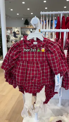 🥹 #fyp #newborn #firstchristmas #merrychristmas #babygirl 