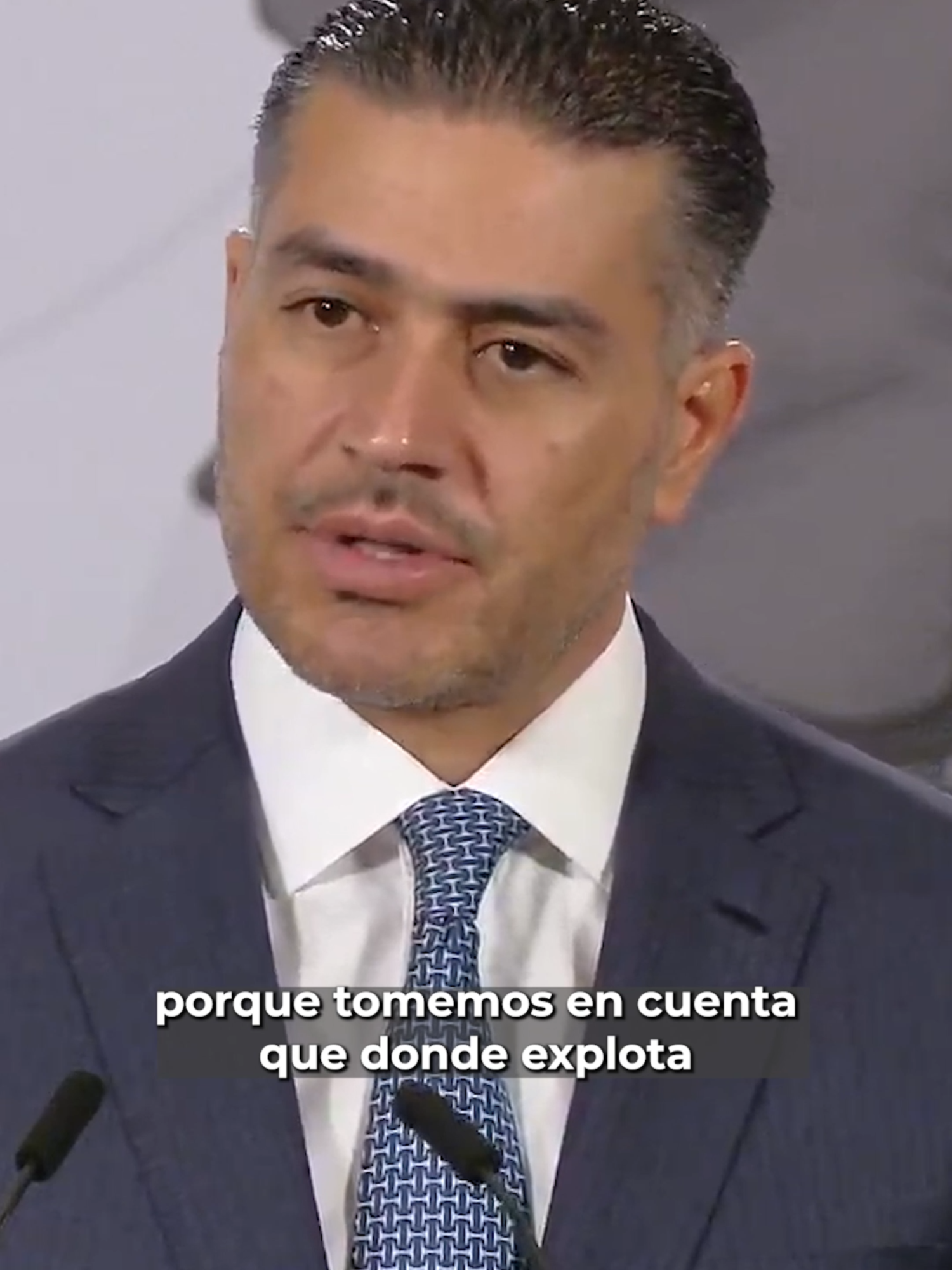 El secretario de Seguridad afirmó que no se elimina ninguna línea de investigación y se realizarán más peritajes para determinar qué pasó en Michoacán. #Latinus #InformaciónParaTi